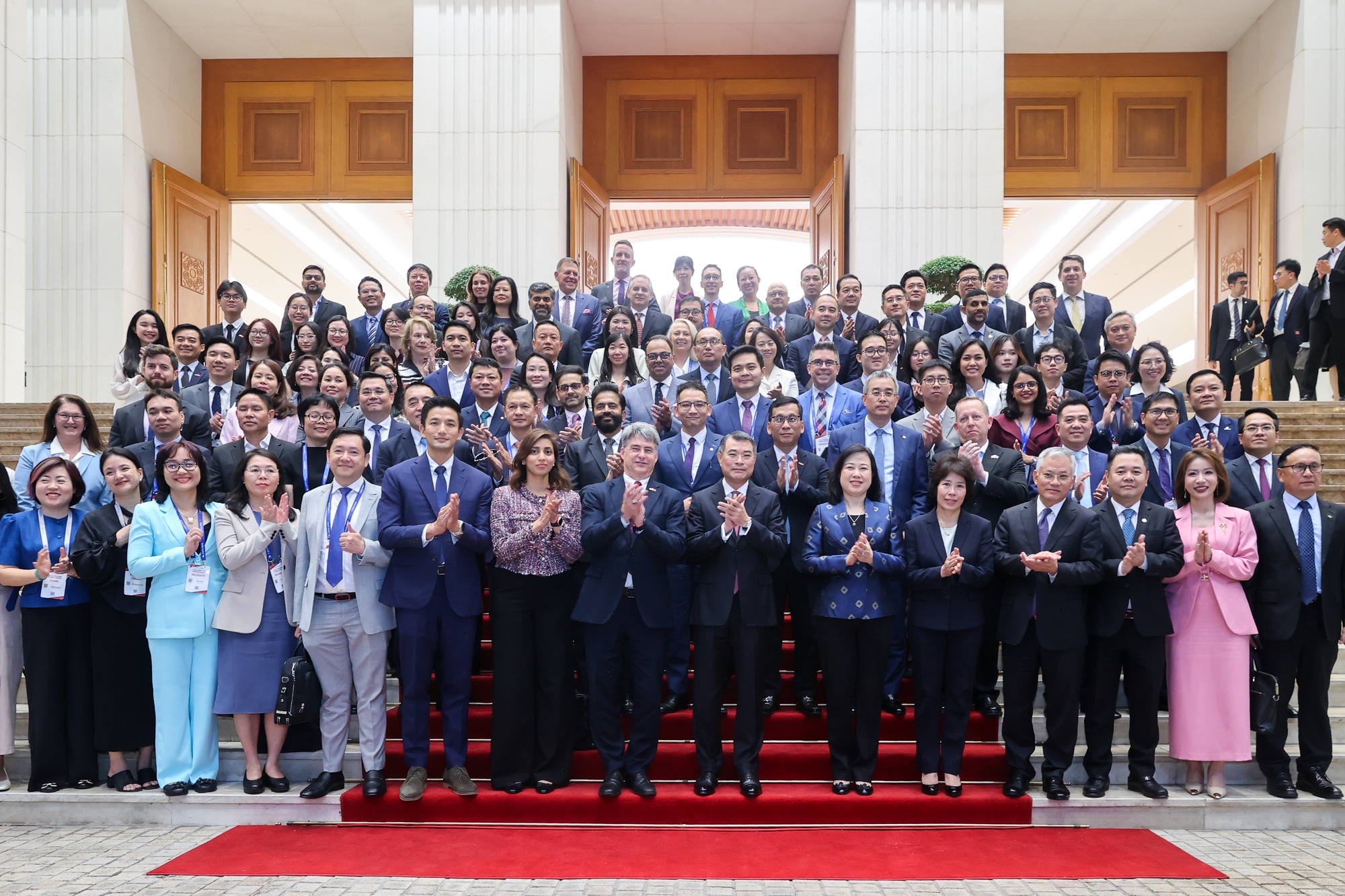 Thủ tướng l&agrave;m việc với 52 doanh nghiệp Mỹ, chỉ đạo cắt 50% thủ tục h&agrave;nh ch&iacute;nh - Ảnh 3