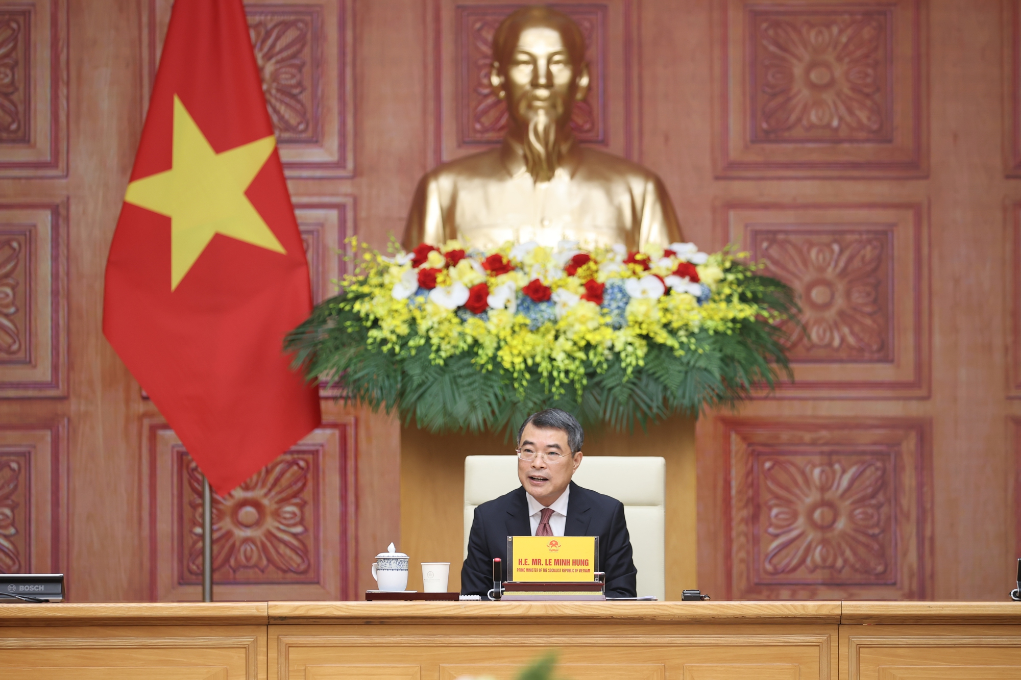 Thủ tướng l&agrave;m việc với 52 doanh nghiệp Mỹ, chỉ đạo cắt 50% thủ tục h&agrave;nh ch&iacute;nh - Ảnh 1