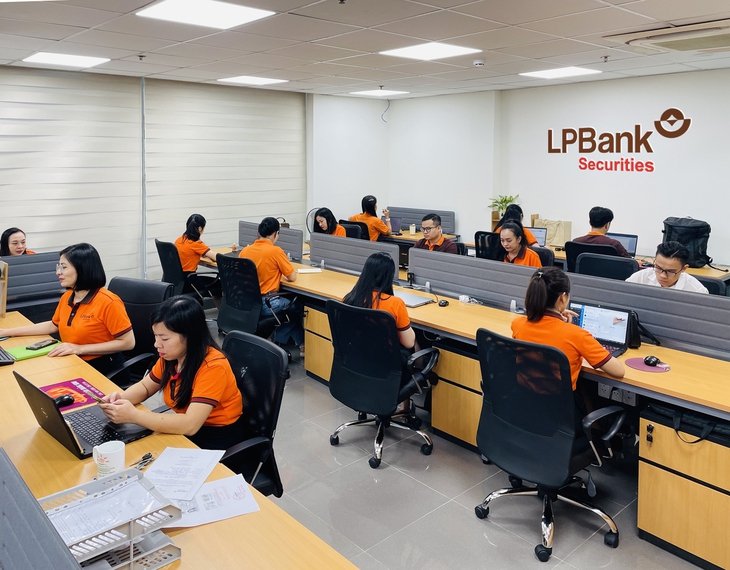 Doanh thu kỷ lục, LPBS vẫn “lãi mỏng” vì chi phí bùng nổ