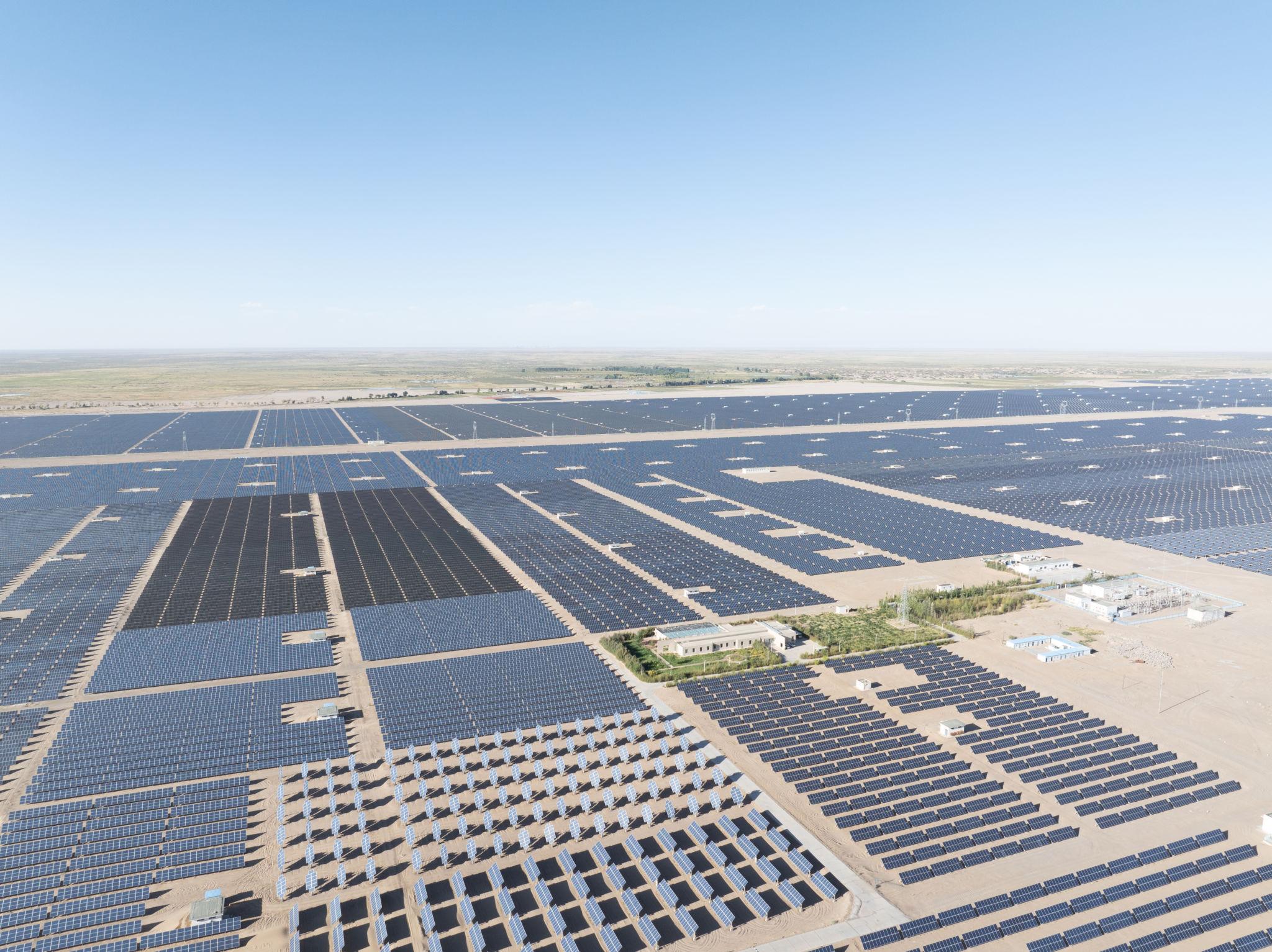 Dư cung toàn cầu, Trung Quốc siết ngành điện mặt trời