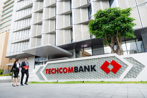 Techcombank nhận xếp hạng tín nhiệm cao từ Fitch và S&P Global - VnEconomy