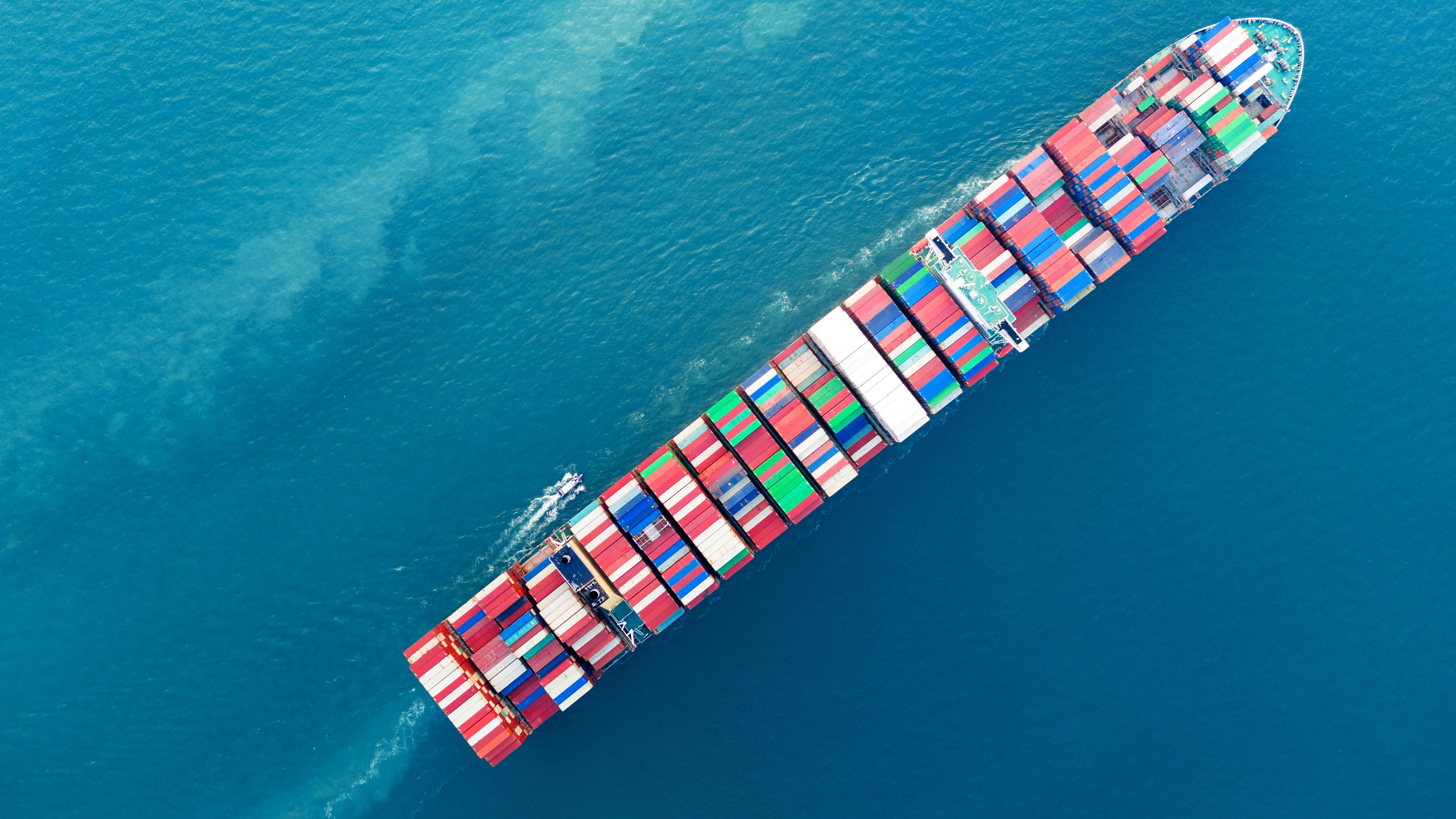 Nhà mua hàng quốc tế tăng hơn 50%, Việt Nam hút mạnh đơn hàng xuất khẩu