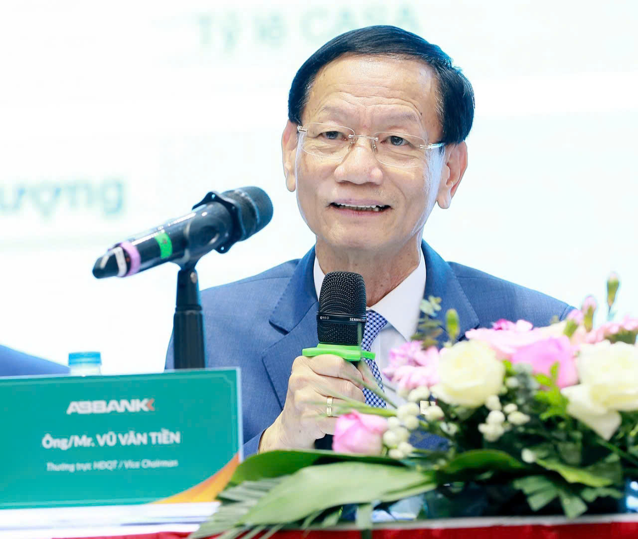 Chủ tịch ABBank - Vũ Văn Tiền: Thấy đối thủ tăng trưởng quá nhanh nên phải quay lại