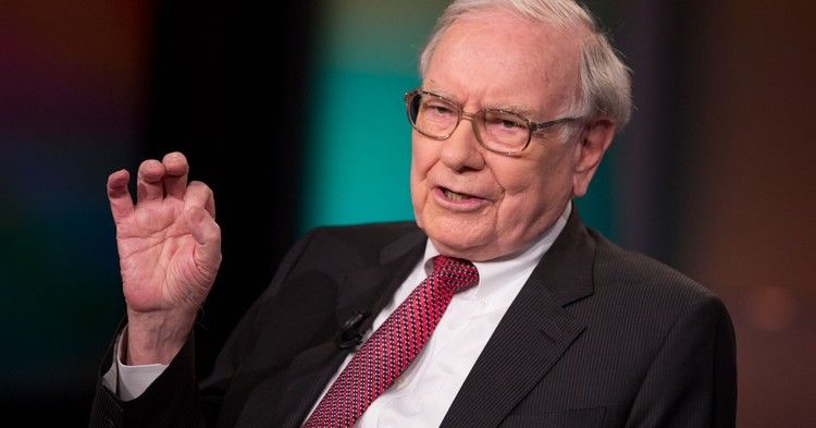 Warren Buffett cảnh báo thị trường bị đầu cơ lấn át, Berkshire giữ gần 400 tỷ USD tiền mặt