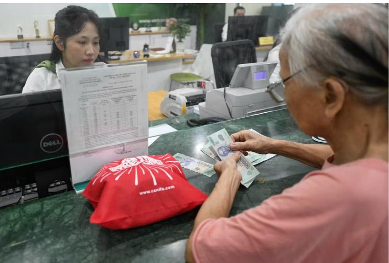 Lệnh “siết” lãi vay: Phó Thủ tướng yêu cầu ngân hàng giảm mạnh hơn nữa