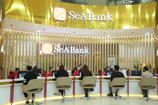 Cổ đông liên quan lãnh đạo SeABank đồng loạt giao dịch hàng triệu cổ phiếu SSB