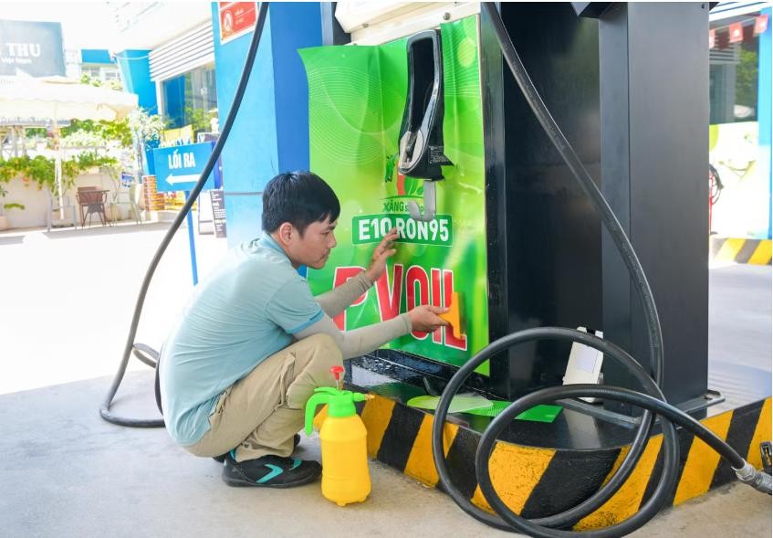 Gần 1.000 cửa h&agrave;ng PVOIL ch&iacute;nh thức b&aacute;n xăng E10 từ ng&agrave;y 15/5 - Ảnh 2