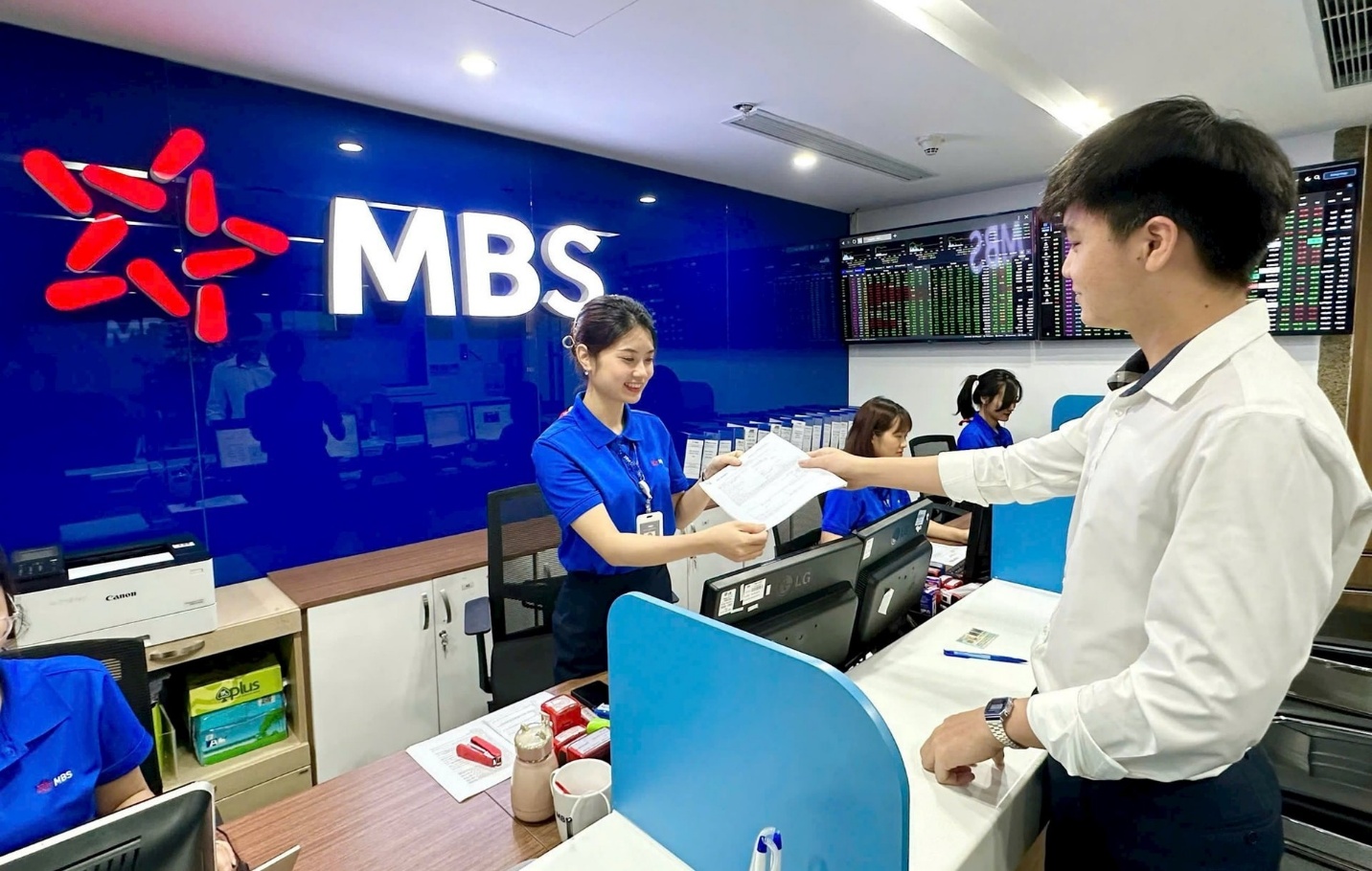 MB tiếp tục gom cổ phiếu MBS trong đợt tăng vốn hơn 3.300 tỷ đồng