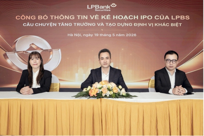Ban lãnh đạo LPBS tại sự kiện công bố thông tin về kế hoạch IPO. Ảnh: LPBank