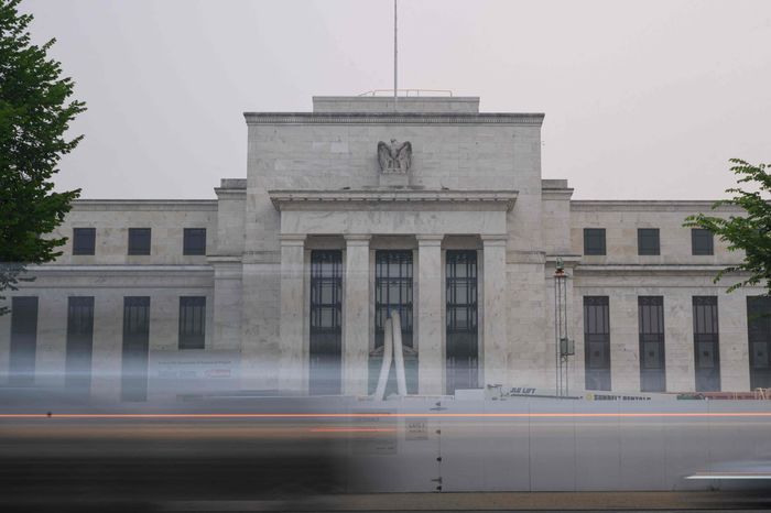 Fed công bố biên bản họp tháng 4: Fed không còn nói về giảm lãi suất