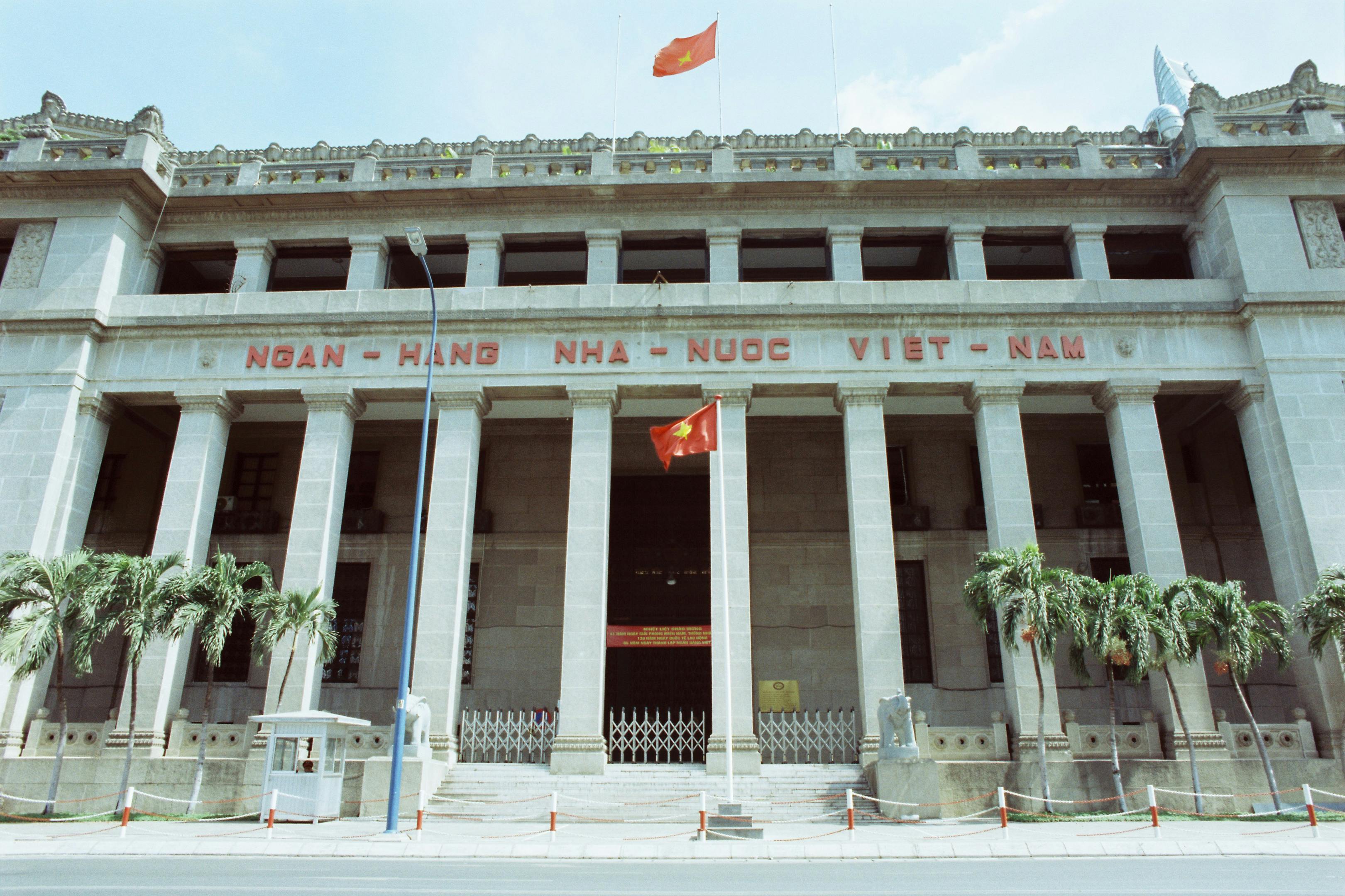 Lãi suất bị đẩy lên 8-9%, NHNN mạnh tay chặn cuộc đua lãi suất
