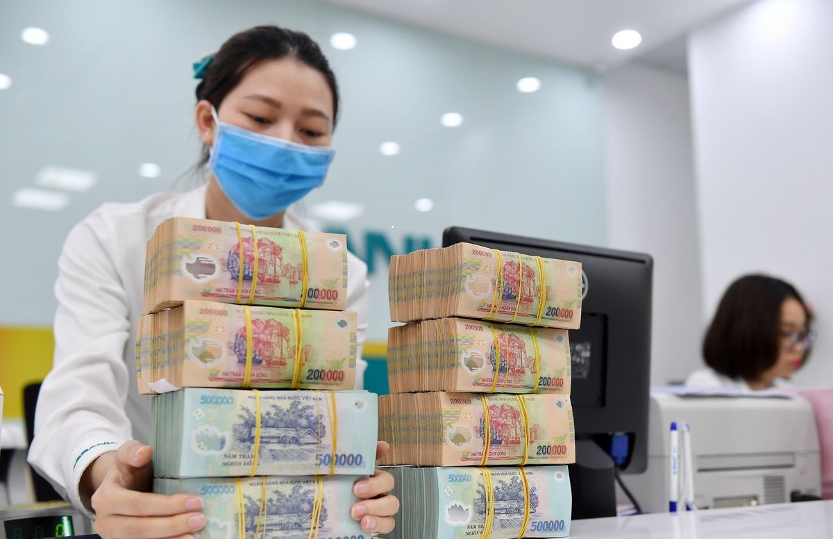 Tiền gửi dân cư lập kỷ lục mới, vượt 10,38 triệu tỷ đồng