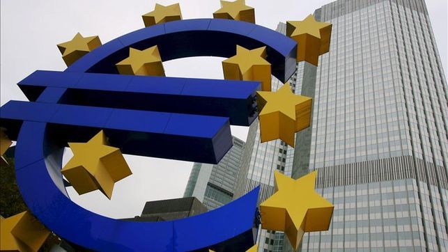 ECB phát tín hiệu tăng lãi suất giữa cú sốc năng lượng kéo dài