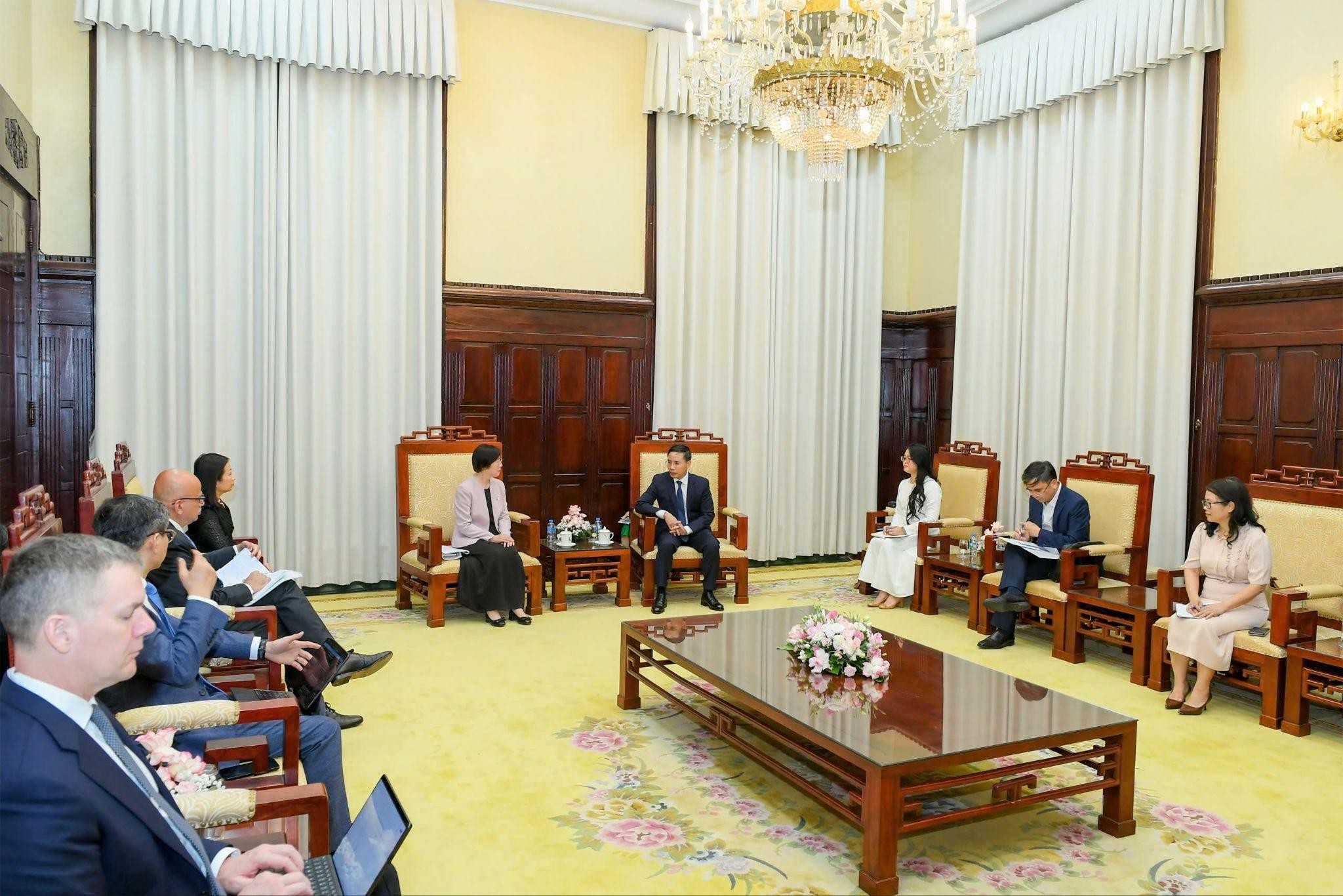 Toàn cảnh buổi tiếp.jpg