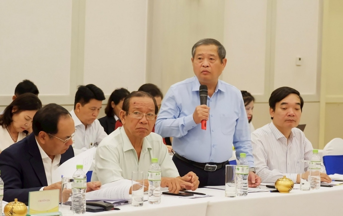 Ông Nguyễn Đức Dũng - Tổng Thư ký Hiệp hội phát biểu tham luận tại Hội thảo góp ý Dự thảo Luật Bảo hiểm tiền gửi (sửa đổi) tổ chức tháng 8/2025