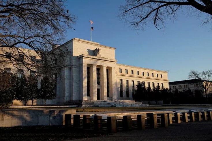 Fed mắc kẹt giữa lạm phát và tăng trưởng.jpg