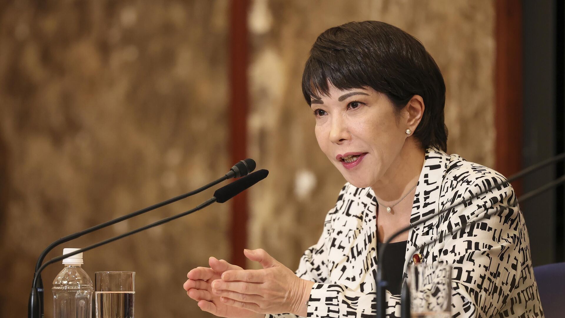 Thủ tướng Sanae Takaichi.jpg