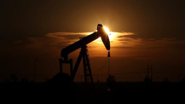 Giá dầu tăng vọt bất chấp OPEC+ mở van nguồn cung.jpg