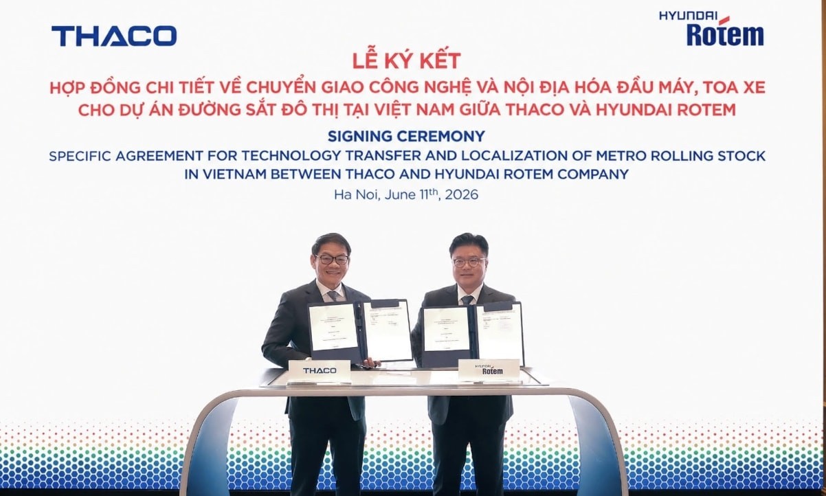 Lễ ký kết.jpg