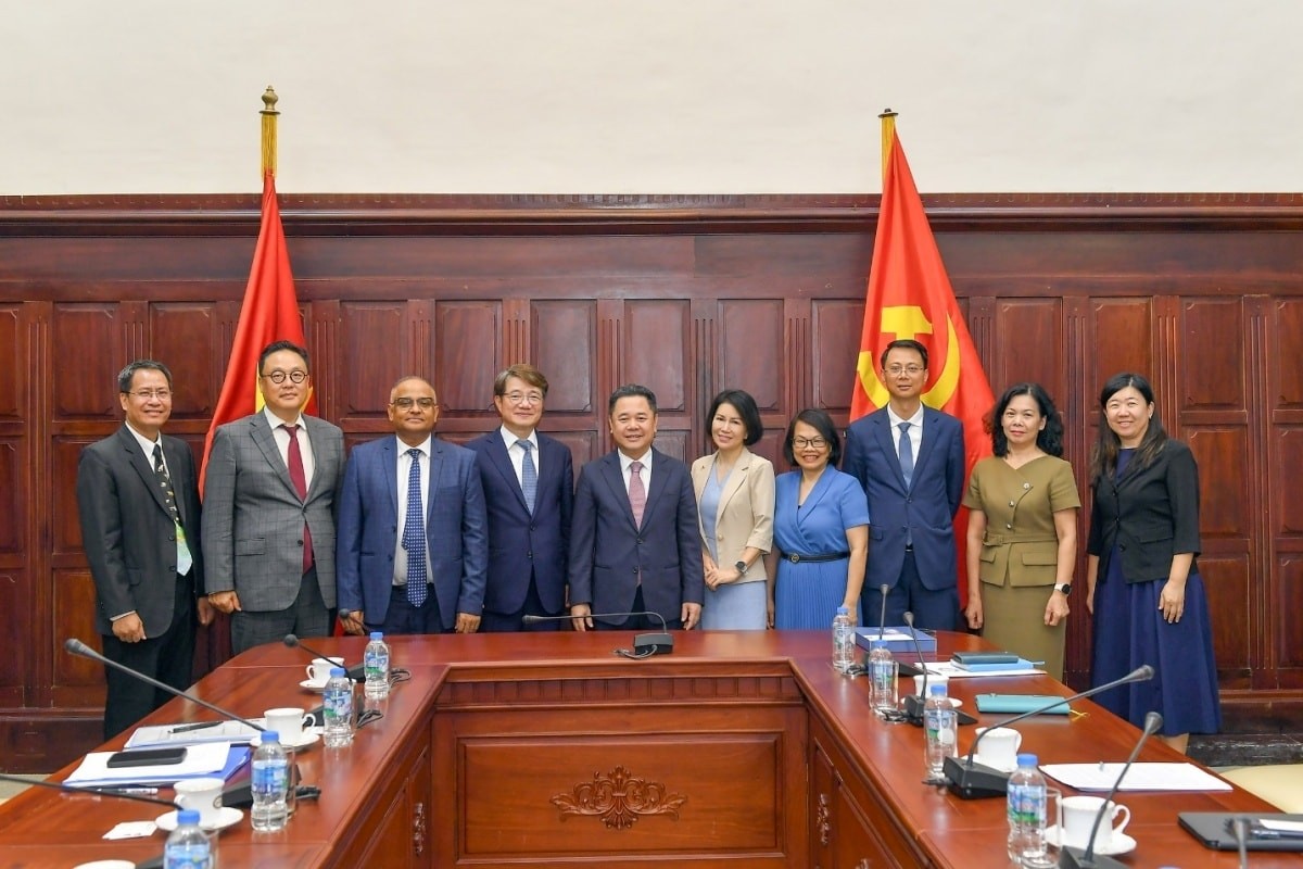 Phó Thống đốc Nguyễn Ngọc Cảnh tiếp Đoàn công tác của ADB.jpg