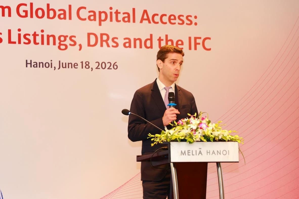 Ông Daniel Clark, Giám đốc toàn cầu Chứng chỉ lưu ký Deutsche Bank.jpg