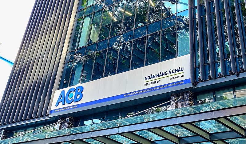 Con gái Chủ tịch Âu Lạc chi đậm gom cổ phiếu ACB trước ngày chốt quyền
