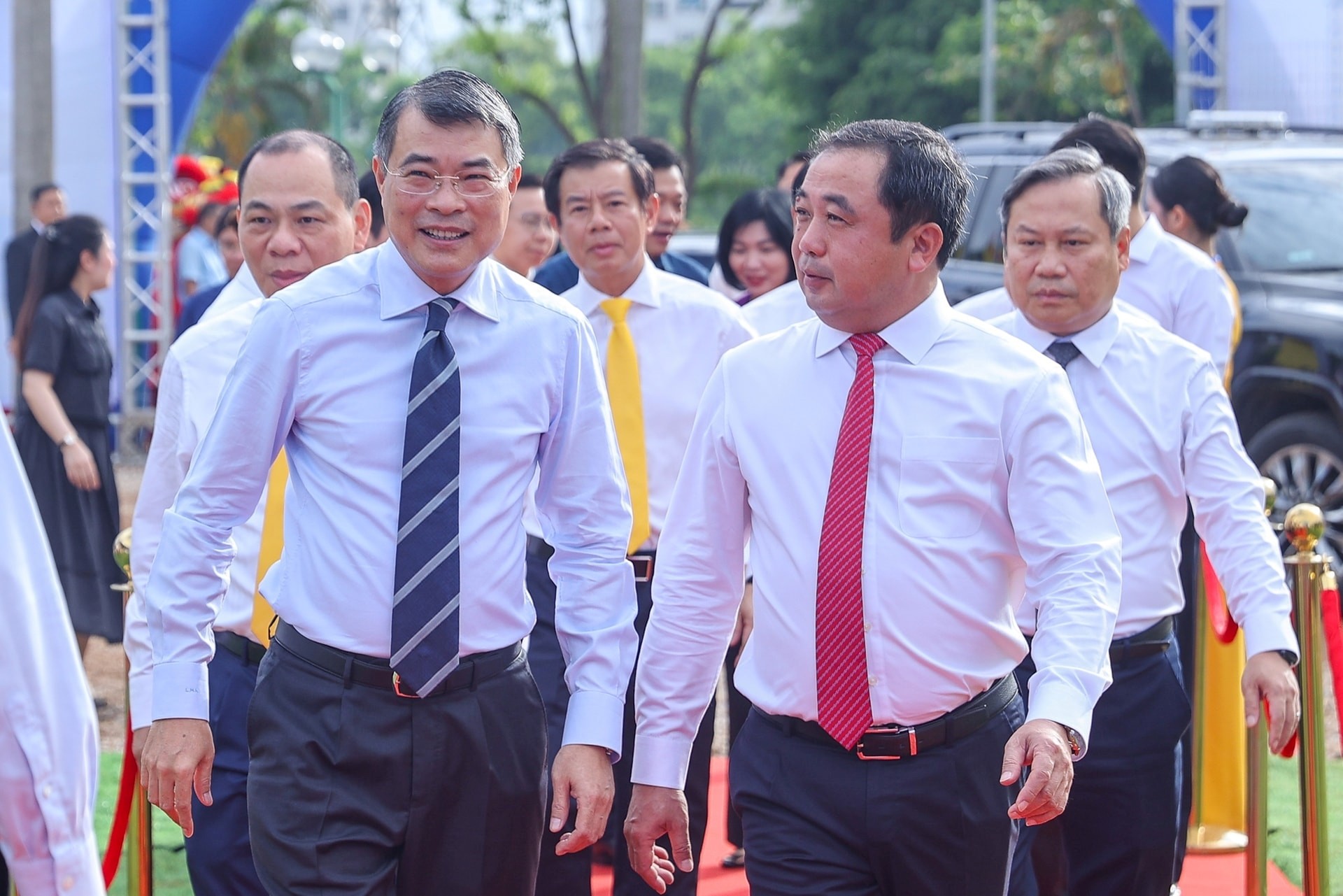 Thủ tướng Chính phủ Lê Minh Hưng đến dự lễ khởi công đồng thời 5 tuyến đường sắt đô thị và 3 dự án nhà ở cho thuê trên địa bàn Hà Nội. Ảnh VGP.jpg