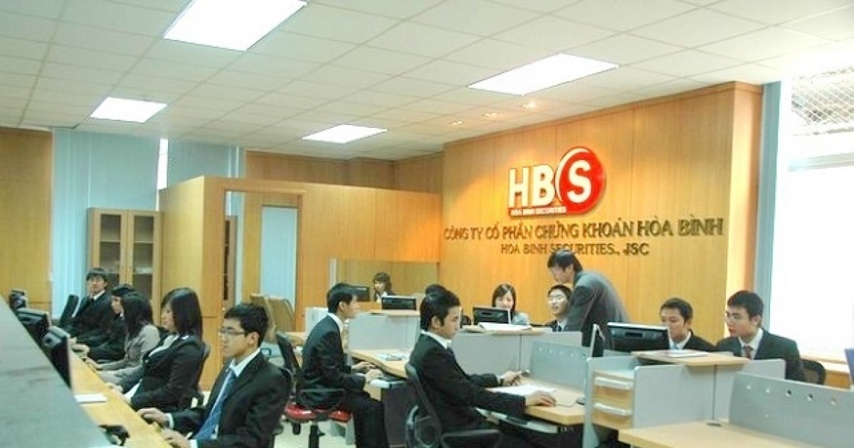 UBCKNN "tuýt còi" kế hoạch xử lý cổ phiếu trên tài khoản khách hàng của HBS