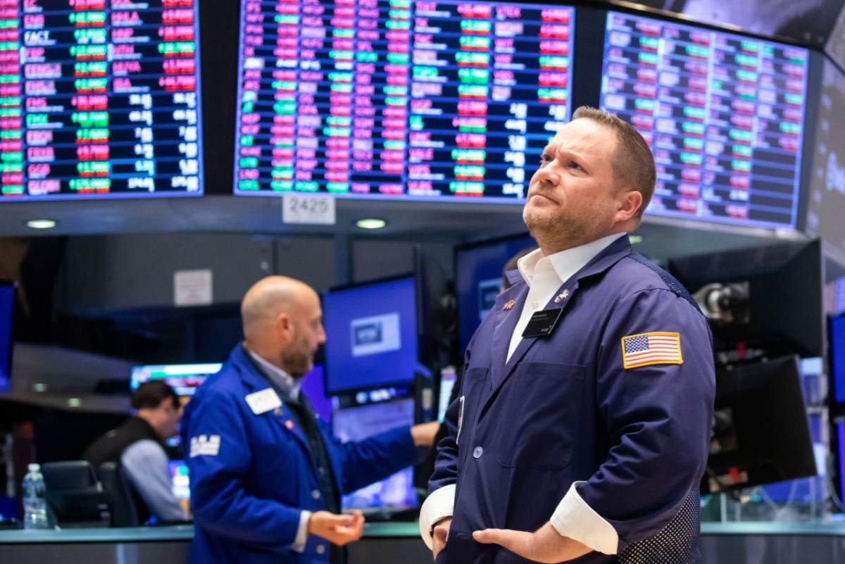 Nasdaq "bốc hơi" hơn 2%, cổ phiếu AI bất ngờ bị bán tháo trên toàn cầu