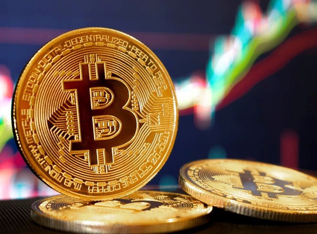 CryptoQuant bất ngờ khuyên Strategy dừng mua Bitcoin, chuyện gì đang xảy ra?
