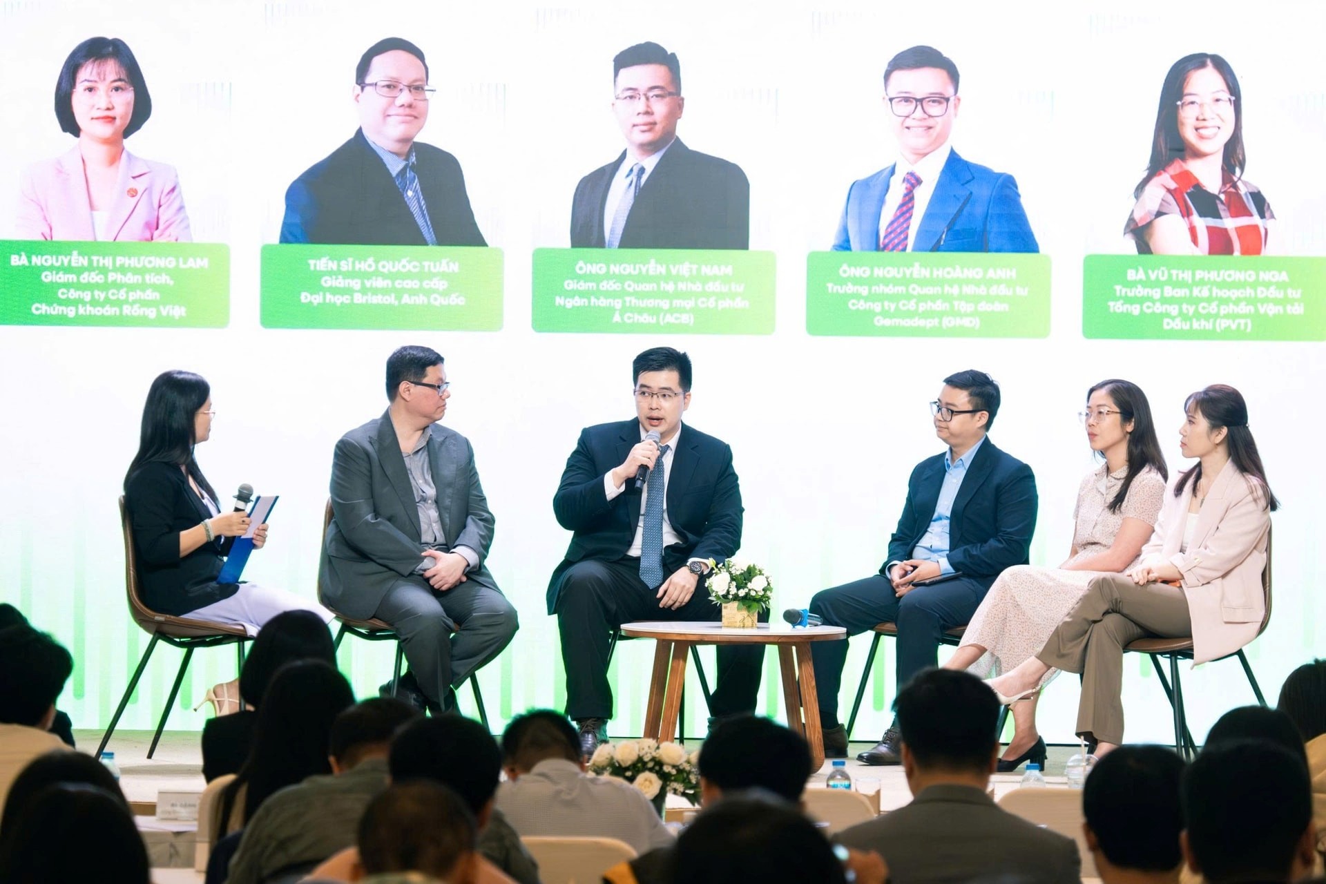 Ông Nguyễn Việt Nam, Giám đốc Quan hệ Nhà đầu tư ACB chia sẻ.jpg