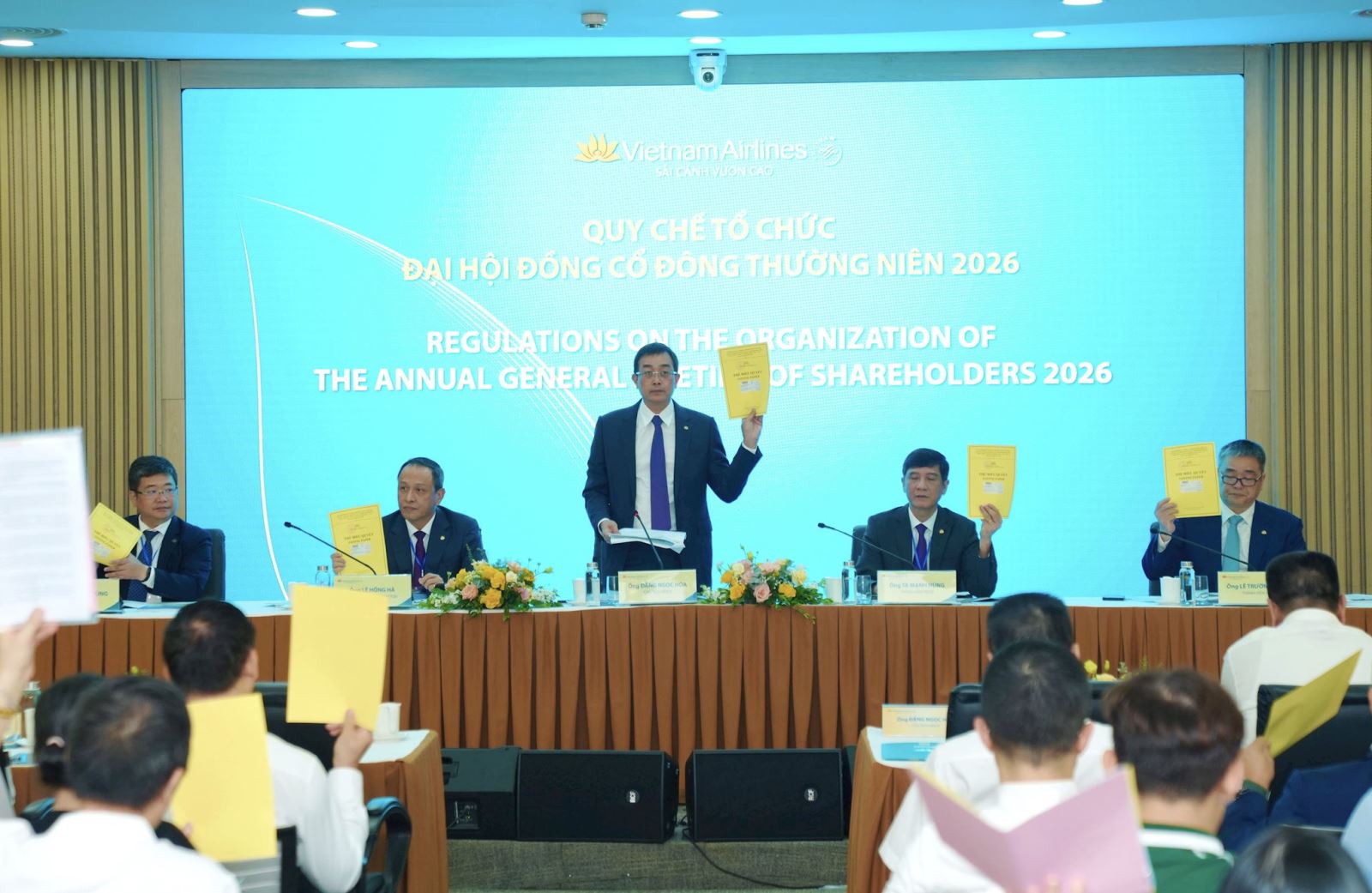 Vietnam Airlines muốn thu gần 139.000 tỷ đồng, lần đầu khai thác tàu chở hàng