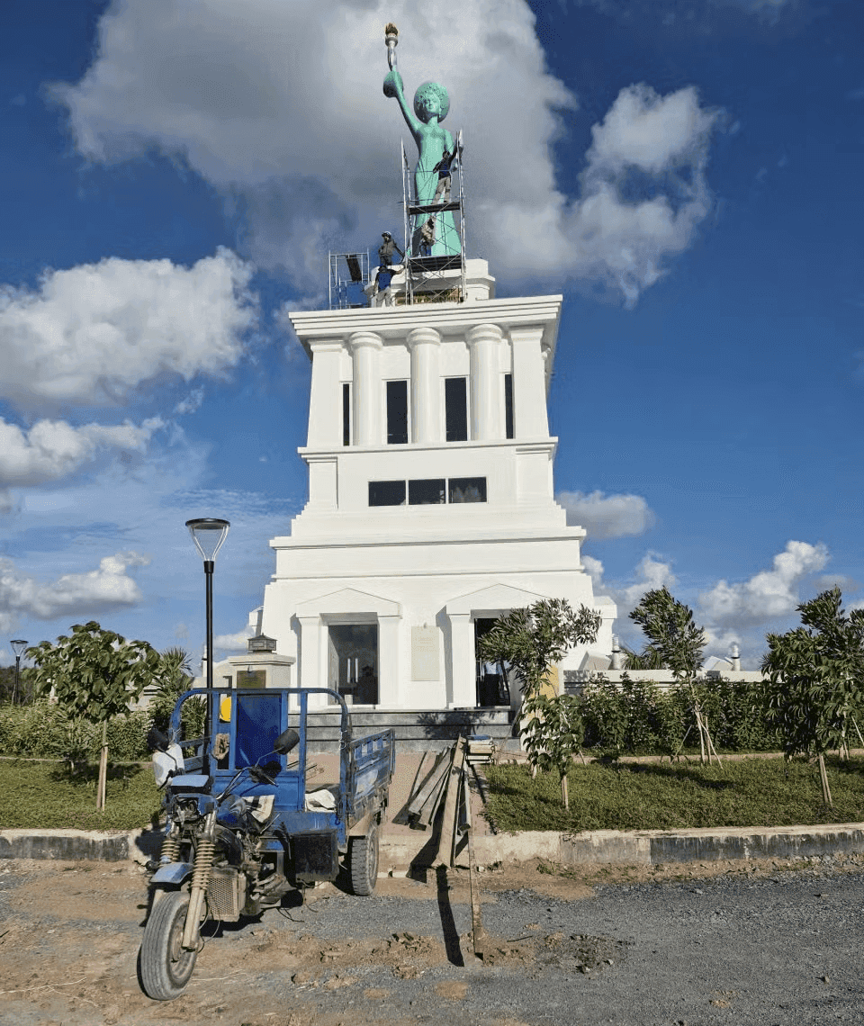 Công trình tượng cảnh quan Nữ thần Khai phóng.png