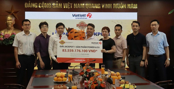 Vận may chưa dừng lại: Người trúng gần 85 tỷ đồng lại lĩnh thêm 96 triệu đồng
