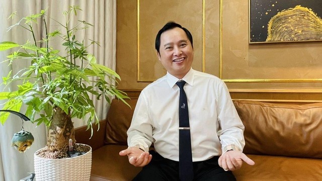 Sau khi ông Đỗ Thành Nhân xuất hiện, VKC muốn chuyển hẳn sang ngành thời trang