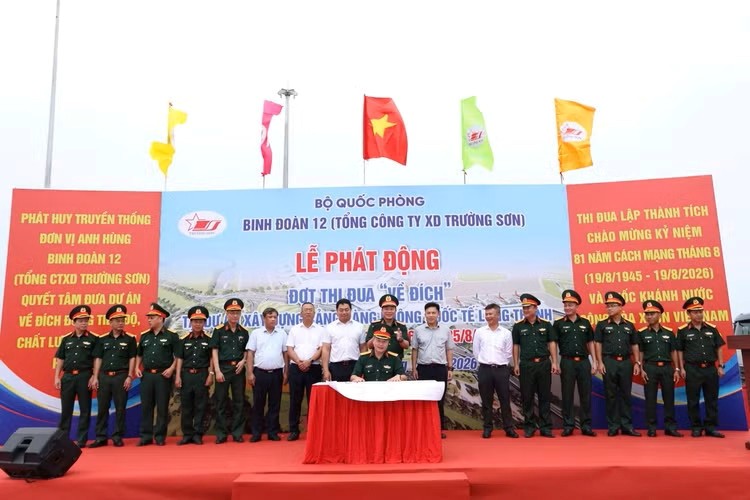 Tổng công ty Xây dựng Trường Sơn vừa phát động đợt thi đua cao điểm Về đích tại Dự án Cảng hàng không quốc tế Long Thành.jpg
