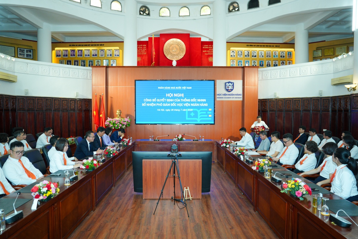 Công bố Quyết định bổ nhiệm Phó Giám đốc Học viện Ngân hàng