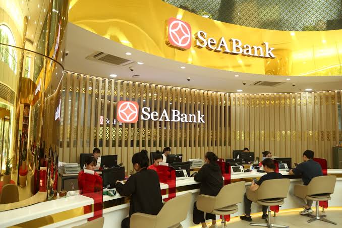 SeABank chia quyền mua 40 triệu cổ phiếu giá 10.000 đồng cho 684 nhân sự
