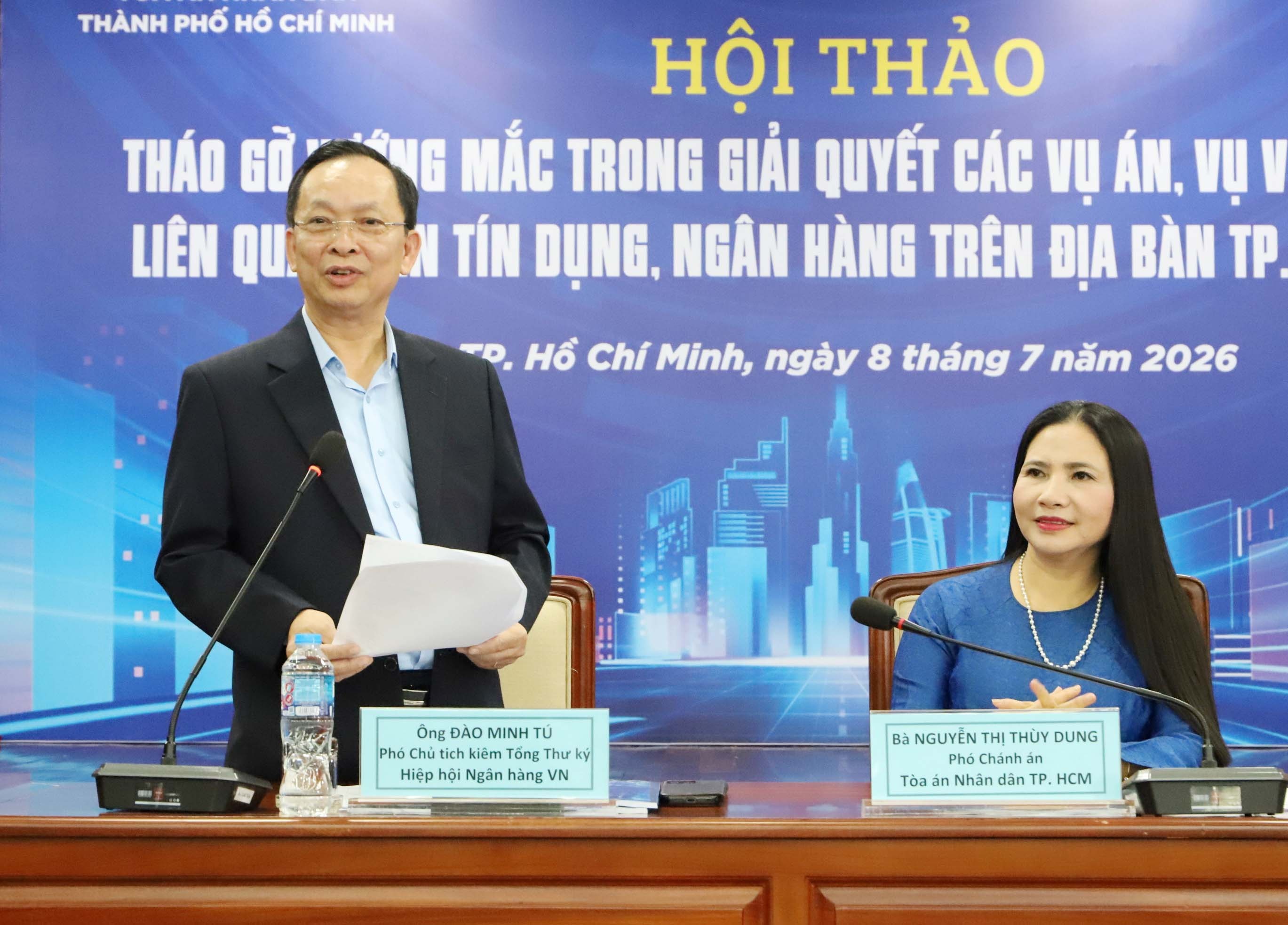 TS. Đào Minh Tú - Tổng Thư ký VNBA đánh giá cao các cơ quan tư pháp thời gian qua đã phối hợp với các tổ chức tín dụng để giải quyết thu hồi nợ