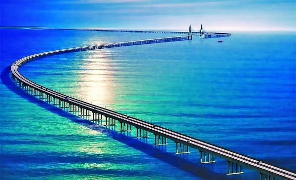 Dòng vốn hướng vào các cực tăng trưởng