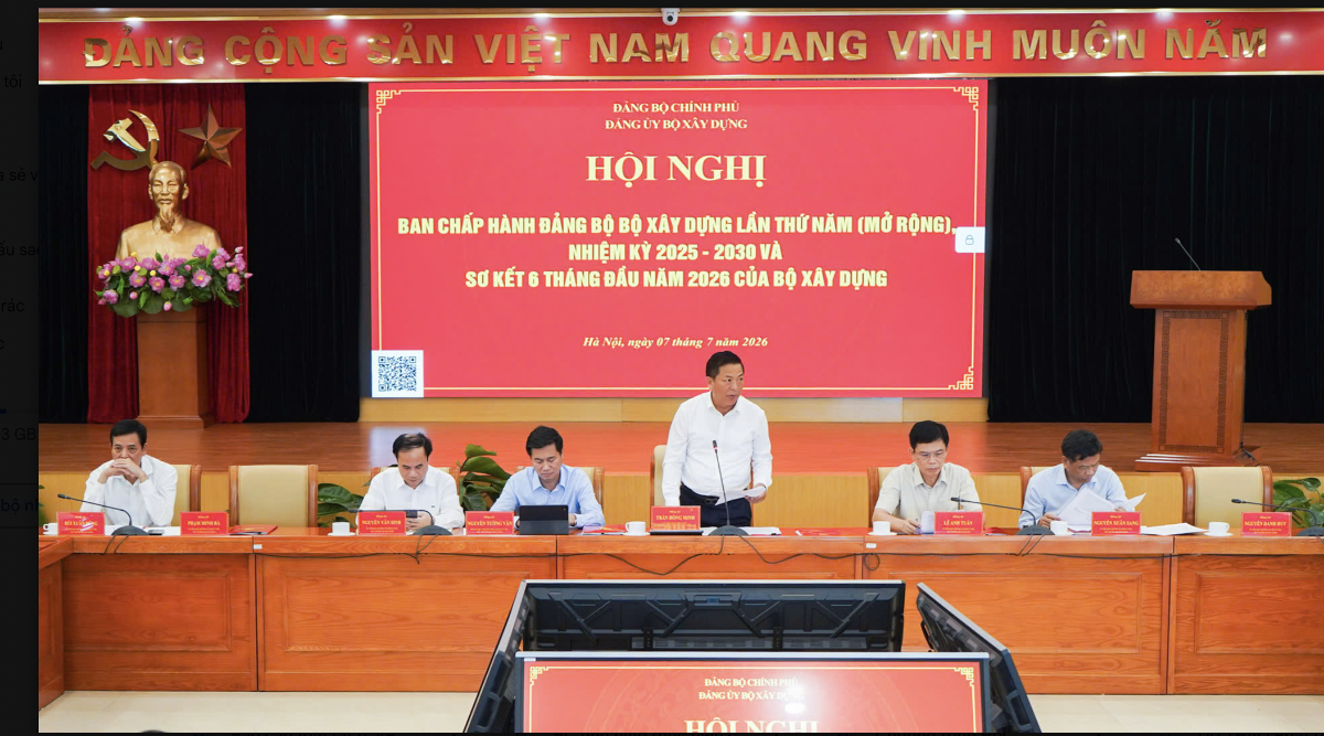 Bộ trưởng Bộ Xây dựng phát biểu tại Hội nghị.png