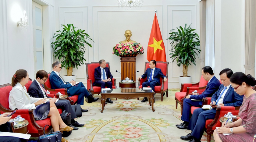 Việt Nam mời Pháp tham gia dự án điện hạt nhân Ninh Thuận 2