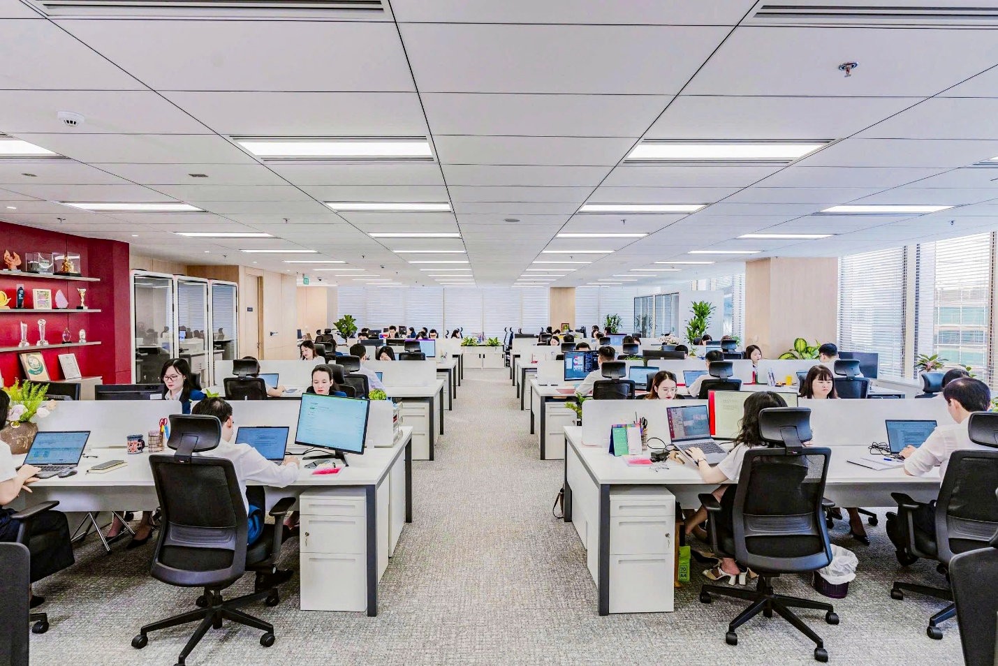 Không gian làm việc của CBNV Tập đoàn GELEX tại trụ sở mới, 27-29 Lý Thái Tổ, Hoàn Kiếm, Hà Nội.jpg