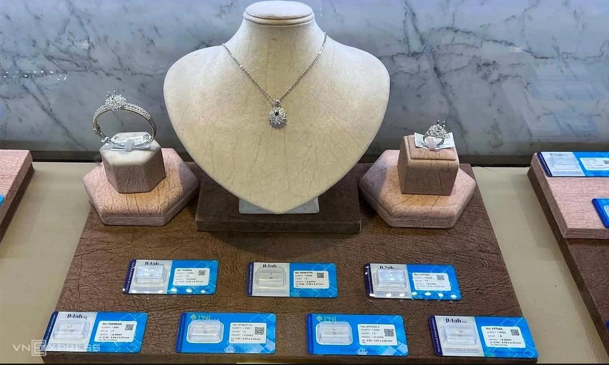 Bộ Công Thương dự kiến kiểm tra 5 doanh nghiệp kinh doanh vàng, kim cương trong tháng 8