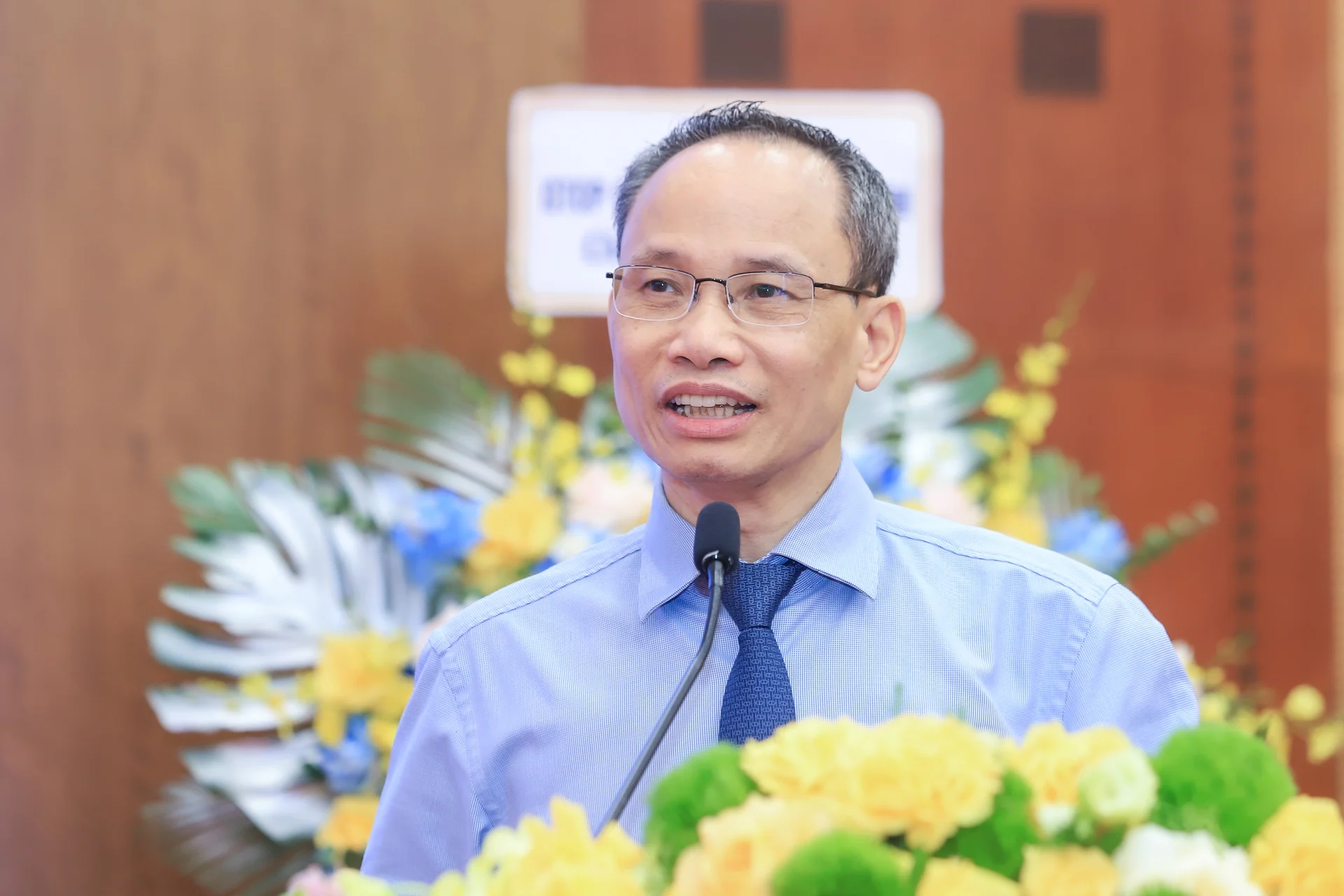 TS. Cấn Văn Lực: Thị trường chứng khoán phải vượt 5 rủi ro để trở thành kênh dẫn vốn