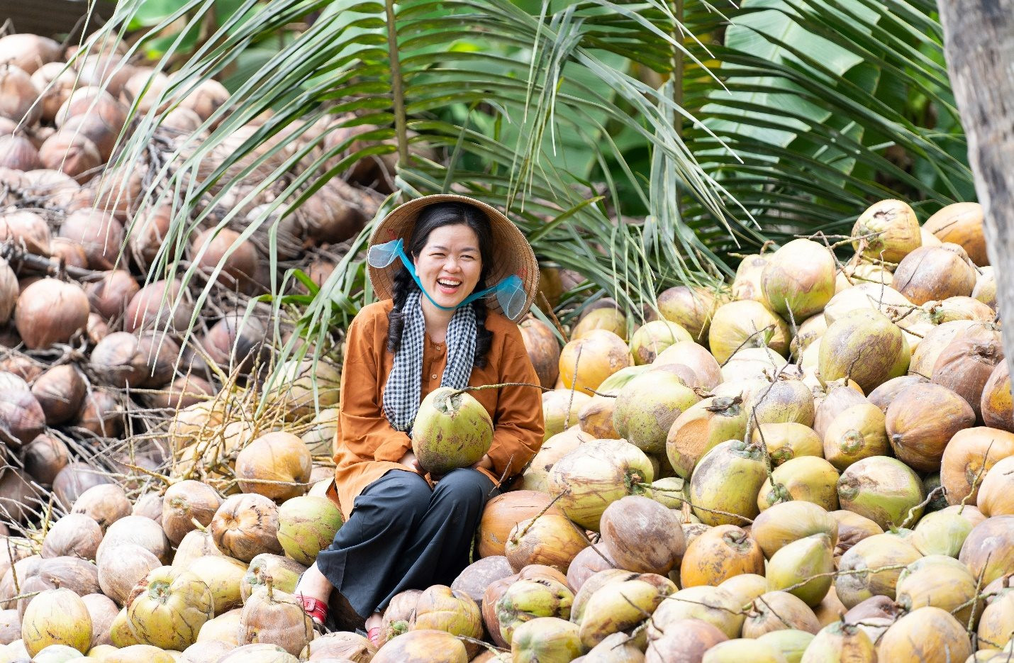 Một doanh nghiệp Việt thu hơn 8.200 tỷ đồng chỉ sau nửa năm từ bán dừa, nha đam