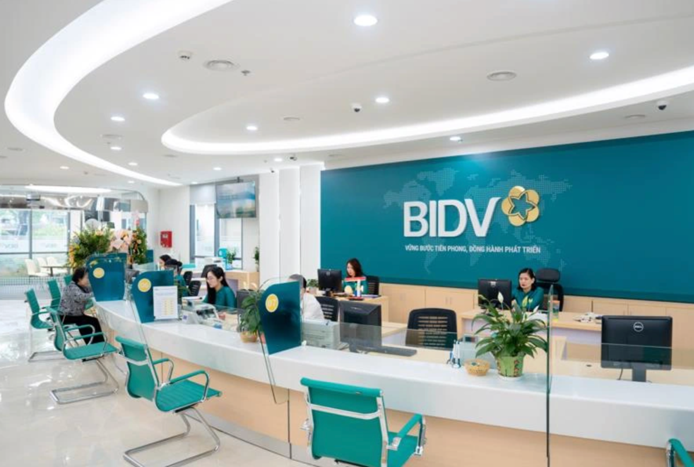 Một ngân hàng Big4 bất ngờ tăng mạnh lãi suất tiết kiệm, bỏ xa 3 “ông lớn” còn lại
