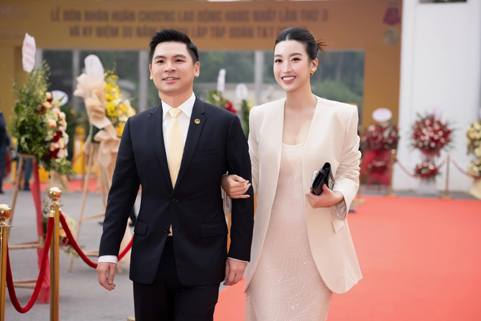 Hoa hậu Đỗ Mỹ Linh đang sở hữu bao nhiêu cổ phiếu tại ngân hàng SHB?
