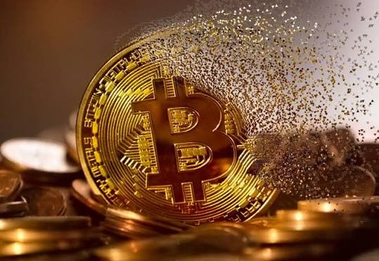 Giá Bitcoin hôm nay 5/8: Bitcoin gần 64.000 USD, một quỹ ETF tại Mỹ bất ngờ đóng cửa