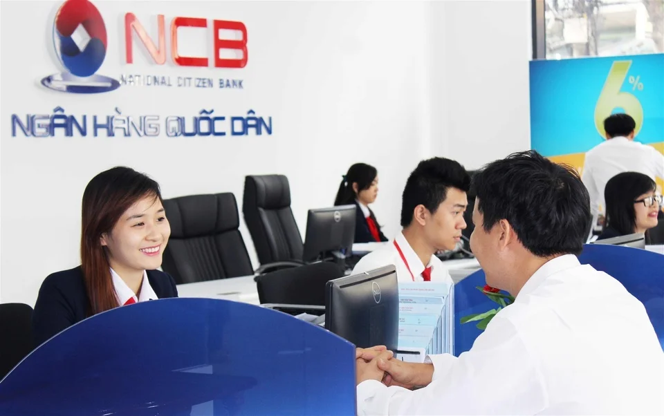 Ngân hàng đầu tiên giảm lãi vay sau chỉ đạo của Ngân hàng Nhà nước